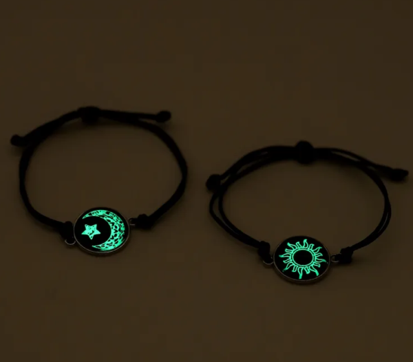 PULSERAS SOL Y LUNA BRILLAN EN LA OSCURIDAD