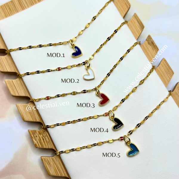 COLLAR DE ACERO CON BAÑO DE ORO REAL 18K CORAZONES