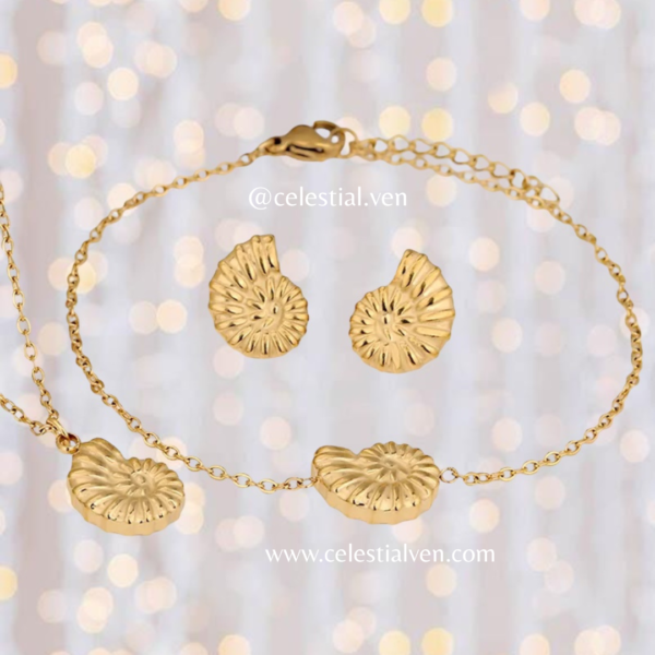 SET DE COLLAR Y ZARCILLOS EN ACERO CON BAÑO DE ORO REAL 18K CARACOLA